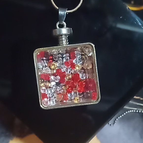 Diamond Filled Glass Perfume Bottle Pendant Necklace Silver - Picture 5 of 9